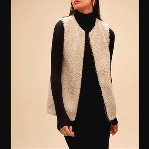 Aritzia Wilfred Chatou Cream Vest Teddy/Sherpa